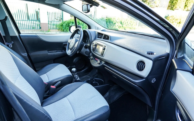 Toyota Yaris cena 32900 przebieg: 180598, rok produkcji 2012 z Radom małe 704